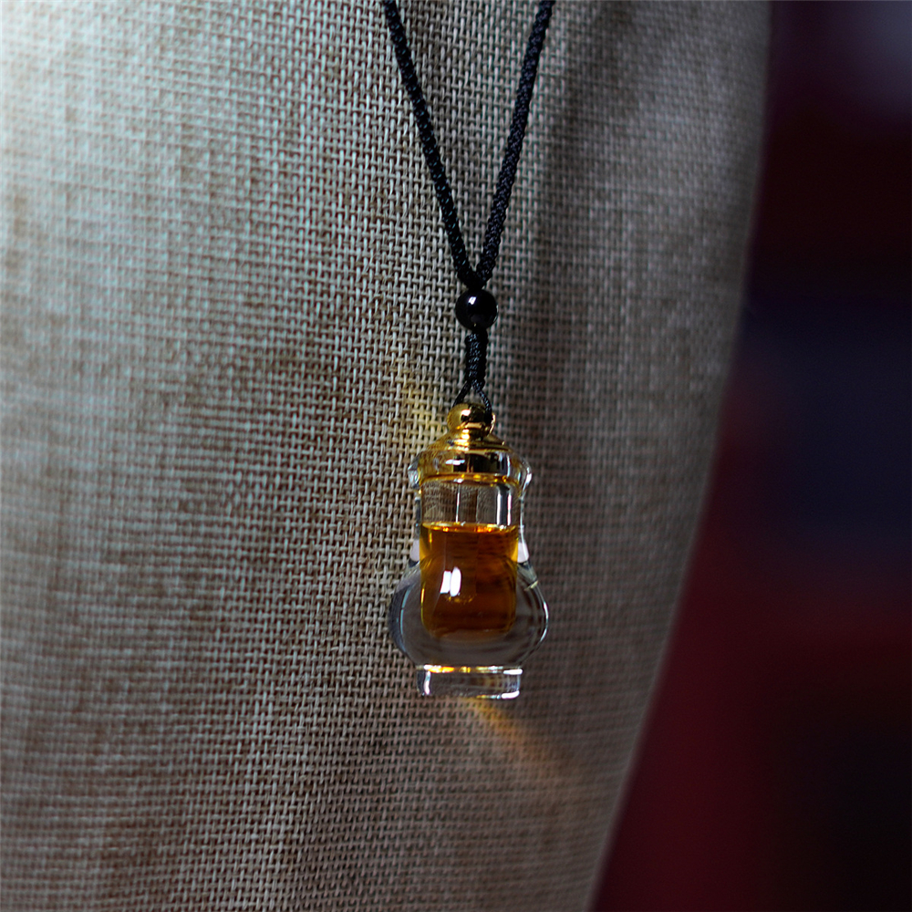 Agarwood Essential Oil Pendant - مراجعة Body Jewelry Co وسعره