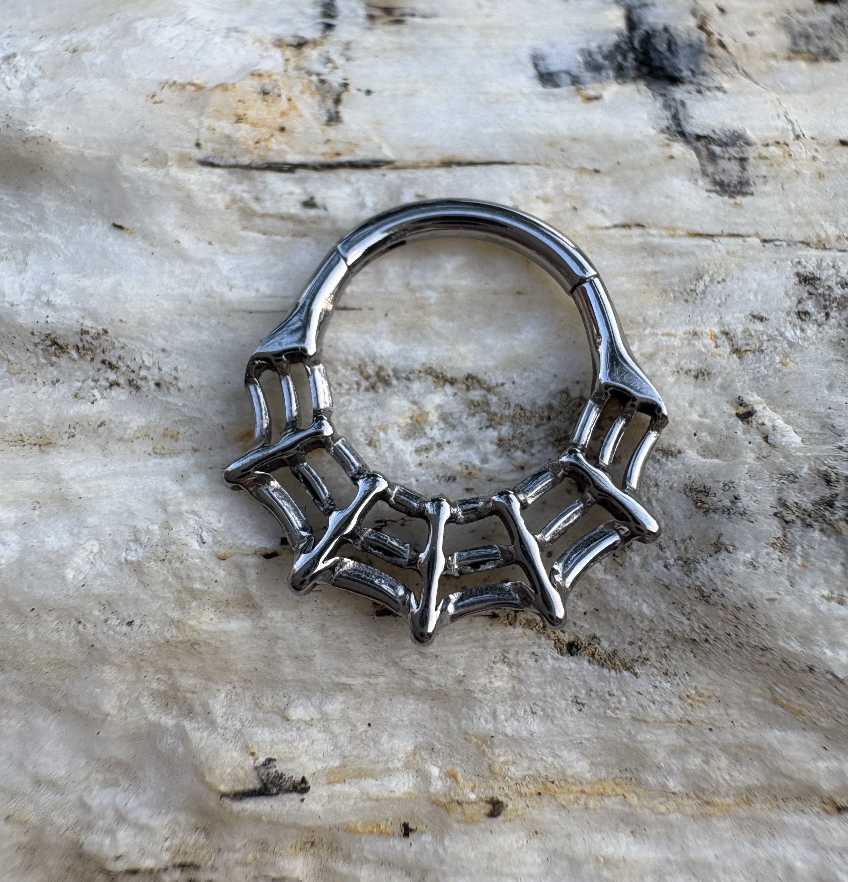 16G Implant Grade Titanium AST - مراجعة Body Jewelry Implant Grade وسعره